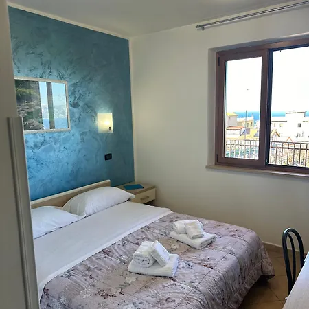 E Cariddi Panzió Scilla