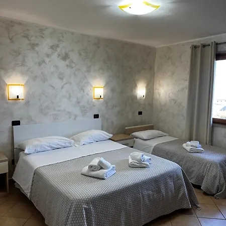 E Cariddi 3* שילה